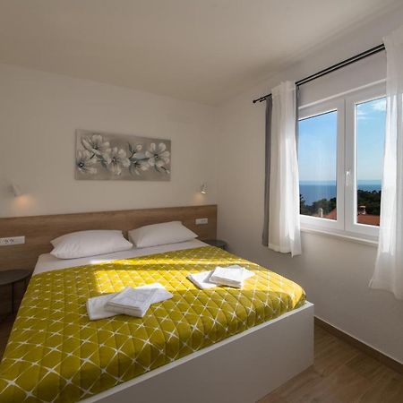 Apartment Mare Krvavica Exterior foto